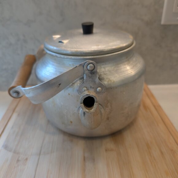 Vintage Aluminum Teapot - TT 27TM - Retro Cuisine Decoration - Picture 3 of 16